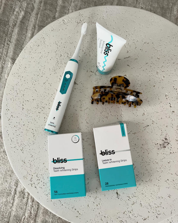 Ultimate Whitening Kit: Achieve a Dazzling Smile Safely at Home